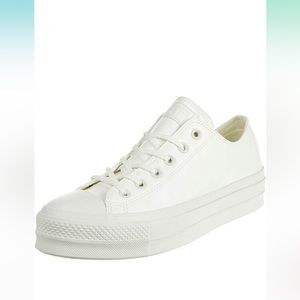 Converse chuck Taylor leather platform sneaker Size 6.5